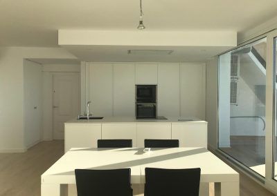 Proyecto RAK Ceramics New White satén en Matadepera