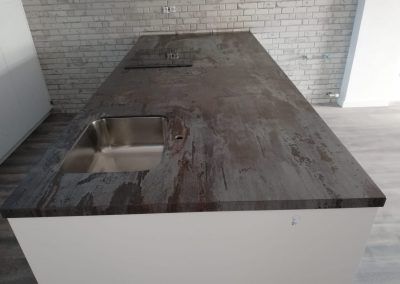 isla dekton trilium en Terrassa